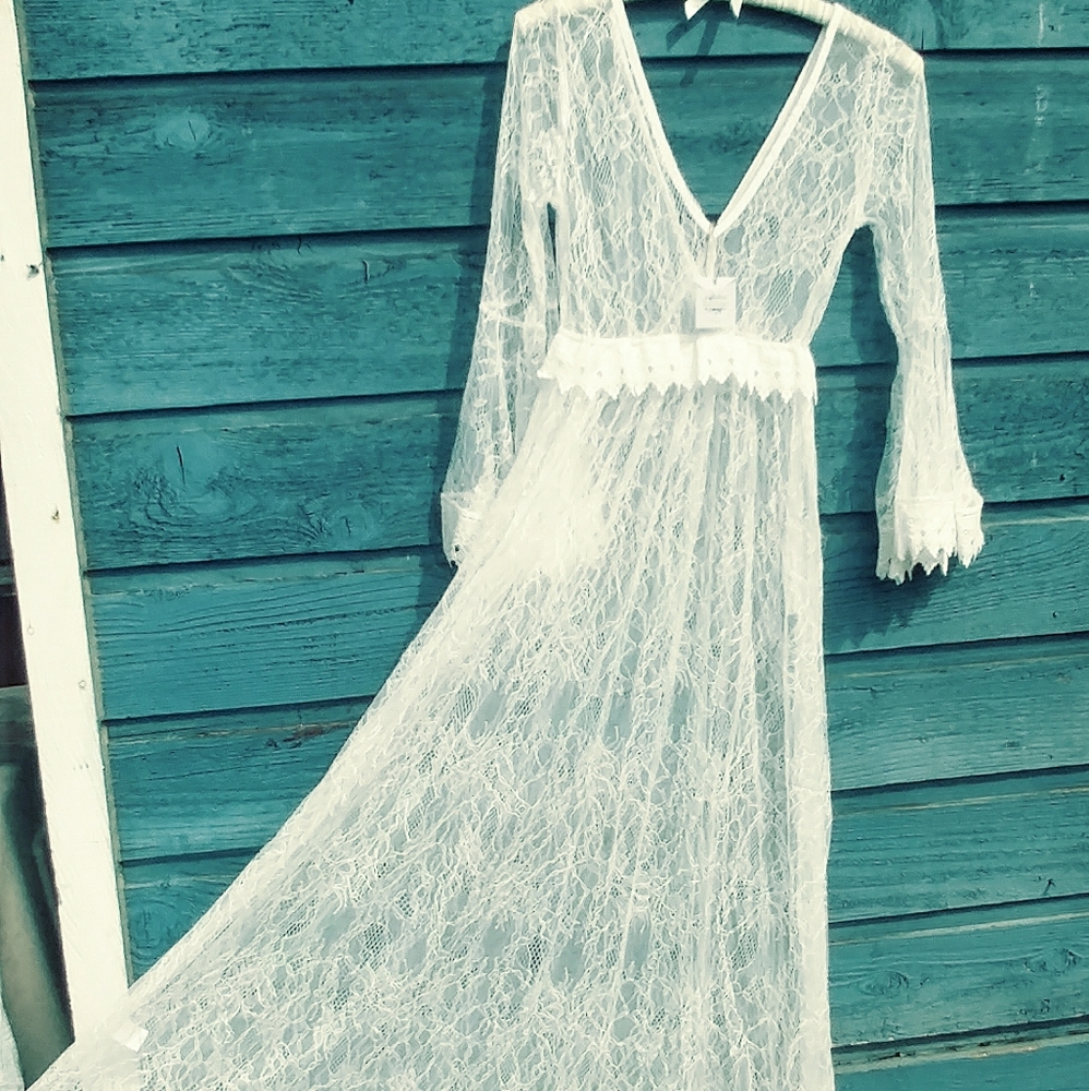 💃💃Beautiful Lace sheer maxi - Picture 8 of 13